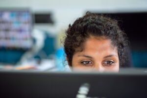 ジムに通う20代女性が仕事帰りにおすすめの理由は？