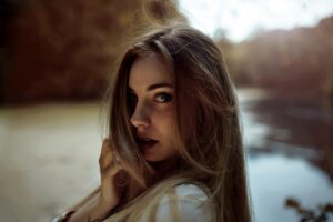 ジム後に女性が化粧を落とす方法は？
