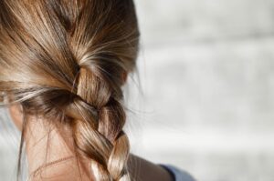 20代のジムでの髪型選びに必要な配慮とは？
